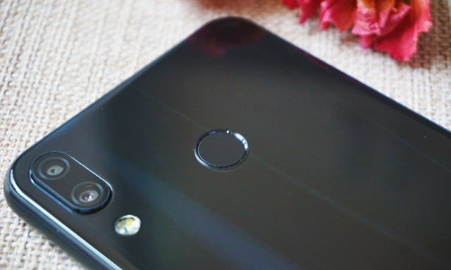 聯(lián)想Z5配置怎么樣 聯(lián)想Z5參數(shù)與真機(jī)圖賞