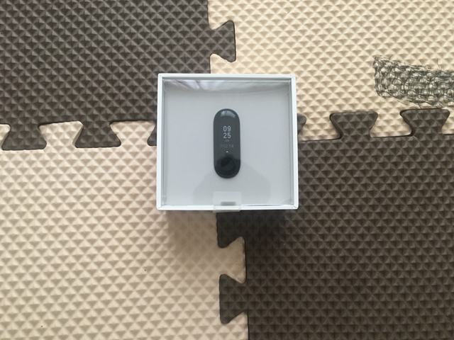 小米手環(huán)3開箱圖賞：續(xù)航20天、觸摸大屏