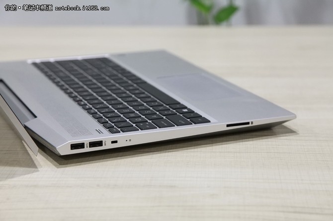 八代酷睿+專業顯卡 惠普戰99商務本評測