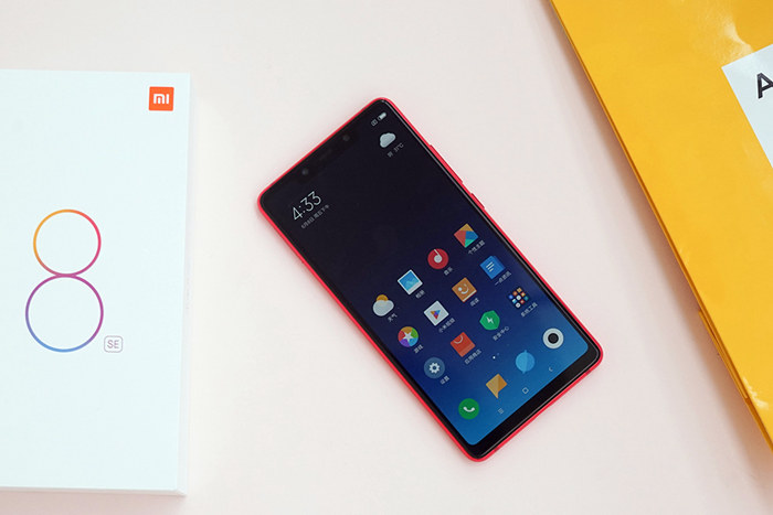 小米8 SE亮紅色開箱圖賞 小米8 SE紅色好看嗎？