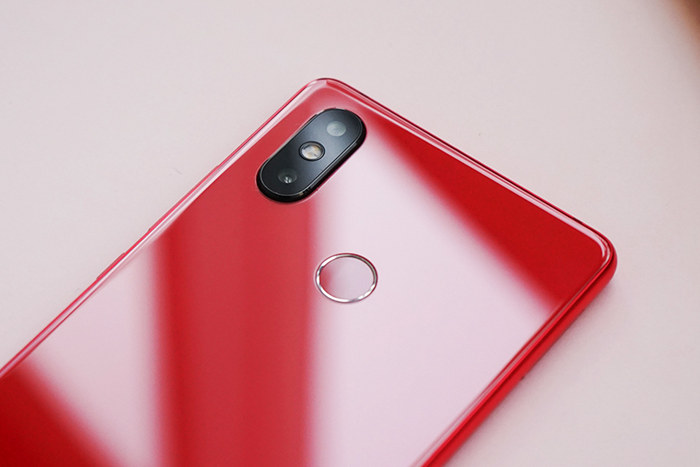 小米8 SE紅色好看嗎？小米8 SE亮紅色開箱圖賞