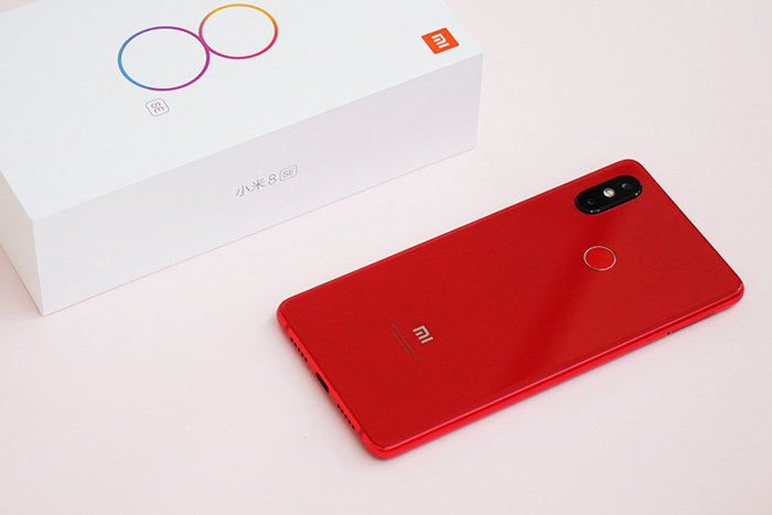 小米8 SE紅色好看嗎？小米8 SE亮紅色開箱圖賞