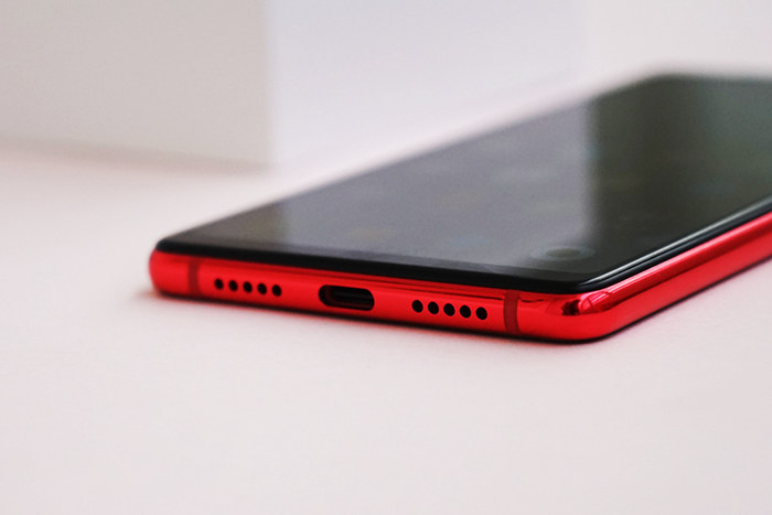小米8 SE紅色好看嗎？小米8 SE亮紅色開箱圖賞