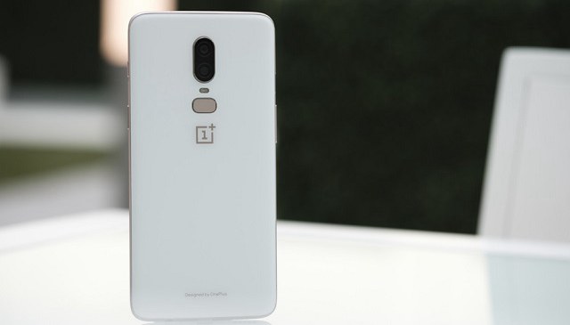 小米8和一加6買哪個好?差價500小米8對比一加6的區別