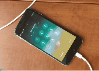 黑客找到iOS 11鎖屏密碼漏洞：連接數(shù)據(jù)線暴力破解