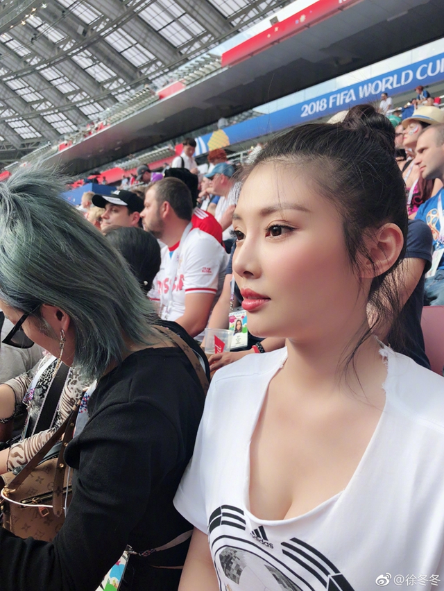 2018世界杯足球?qū)氊悎D片 2018世界杯性感足球美女圖片大全