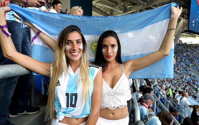 2018世界杯足球寶貝圖片 2018世界杯性感足球美女圖片大全