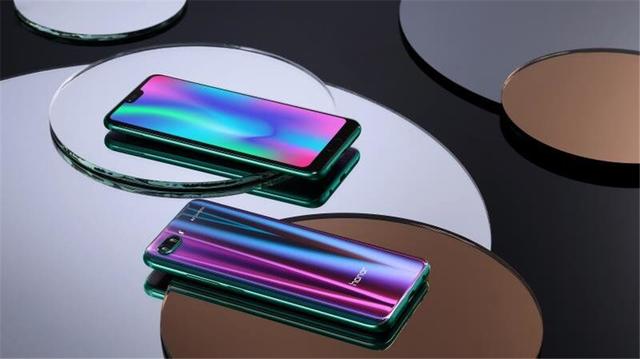 榮耀10全新版本即將發布 這次要帶來相機“嚇人技術”
