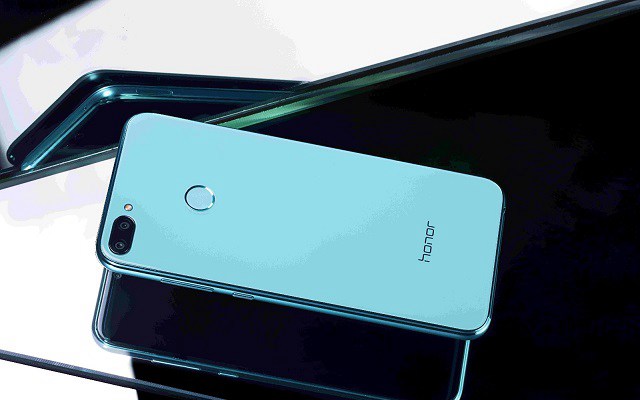 榮耀Play和榮耀9i哪個好？差價600榮耀Play對比9i區別