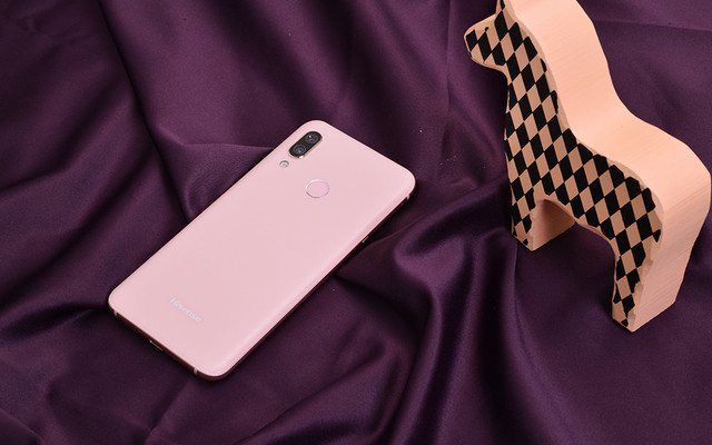 海信H20值得買嗎 海信AI手機H20評測