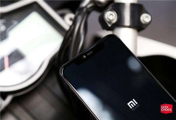 小米8透明探索版上手:最酷的小米手機