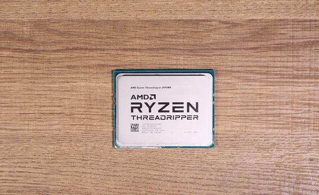 AMD線程撕裂者2990WX開箱圖賞 32核最強(qiáng)CPU來襲!