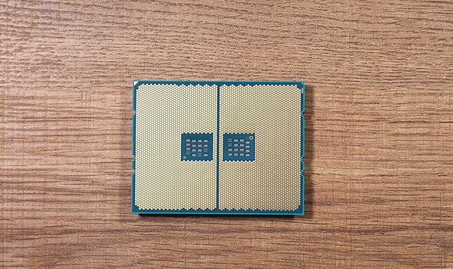 AMD線程撕裂者2990WX開箱圖賞 32核最強(qiáng)CPU來襲!