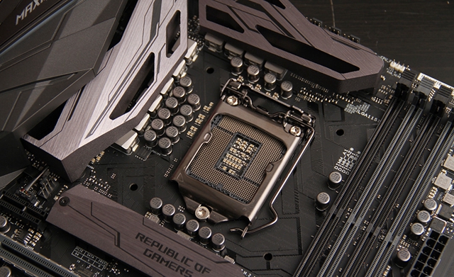 旗艦級的較量 i7-8086K和i7-8700K區別對比評測