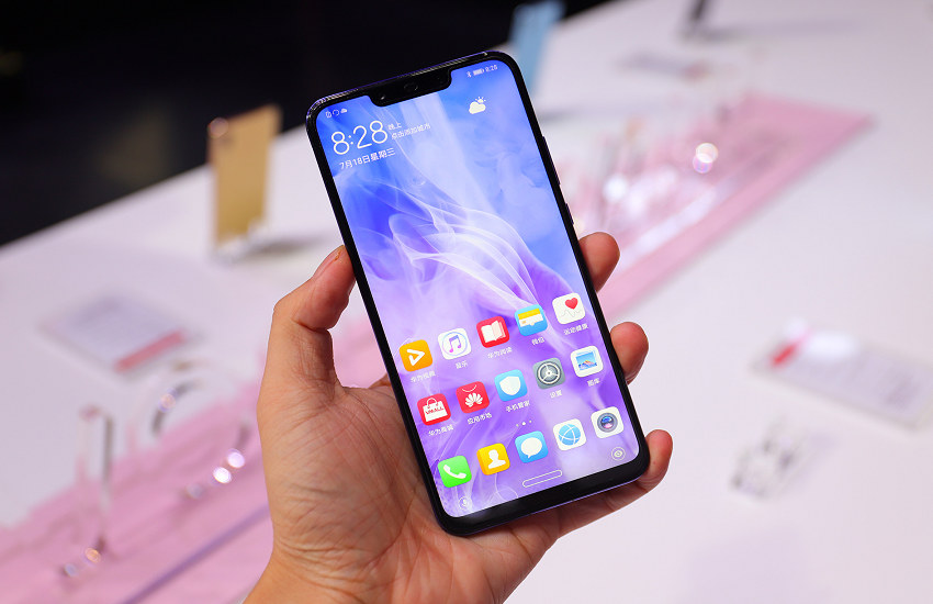 華為Nova3圖賞:主打顏值 支持GPU Turbo游戲極速技術(shù)