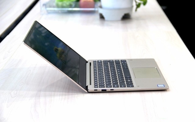 R5-2500U和i5-8250U哪個好?銳龍5-2500U對比i5-8250U區別