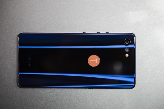 堅(jiān)果Pro2S真機(jī)圖賞 機(jī)身更加纖薄炫酷