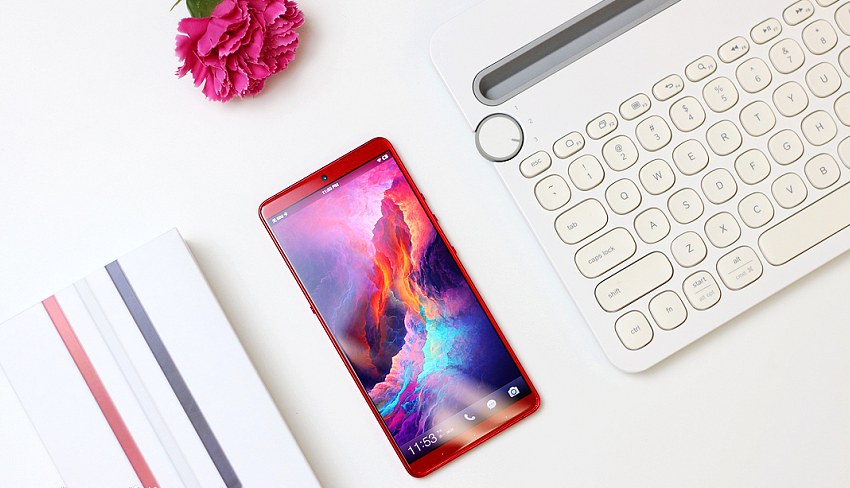 堅果Pro2s精美圖賞 高顏值中端手機,比小米8SE便宜1元