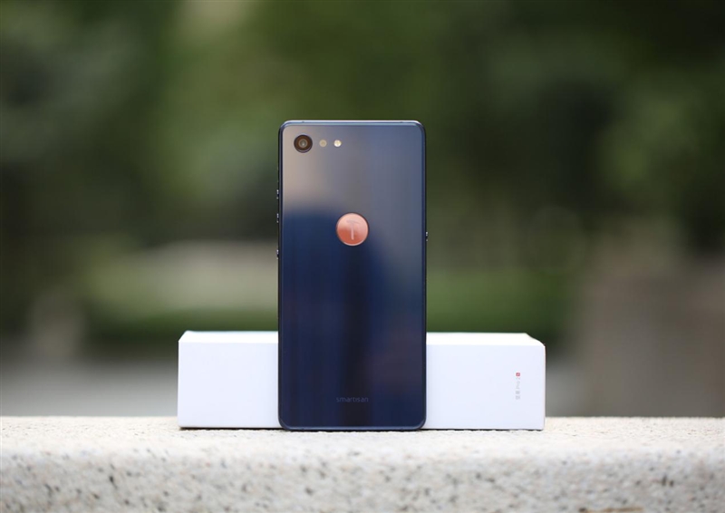 錘子宣布堅(jiān)果Pro 2S明天現(xiàn)貨供應(yīng) 售價(jià)1798元起