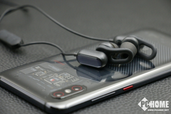 小米運動藍牙耳機青春版上手:輕盈、便捷、至真至美 小米運動藍牙耳機青春版上手:輕盈、便捷、至真至美