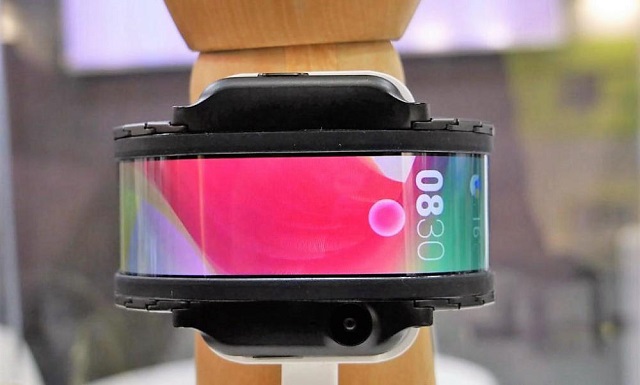 努比亞Alpha手表手機亮相：柔性屏幕 設計前衛