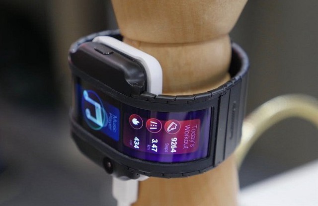 努比亞Alpha手表手機亮相：柔性屏幕 設計前衛