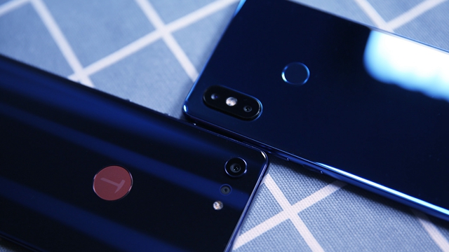 堅果Pro2S和小米8 SE哪個好看 堅果Pro2S和小米8 SE外觀對比