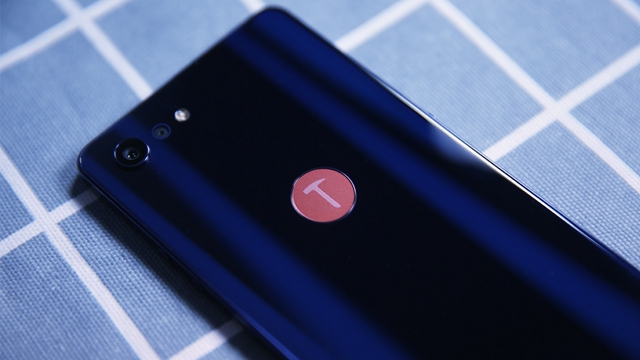 堅果Pro2S和小米8 SE哪個好看 堅果Pro2S和小米8 SE外觀對比