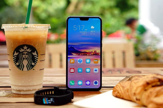 屏占比高的手機有哪些 8款2018屏占比最高的手機推薦