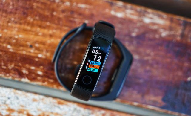 榮耀手環4和小米手環3哪個好?小米手環3和榮耀手環4對比