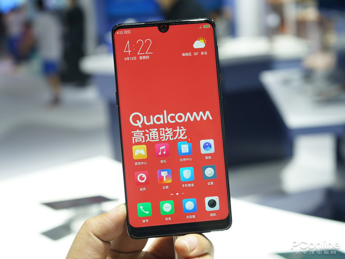 努比亞Z18亮相天翼展：無邊水滴屏+驍龍845 后置雙攝
