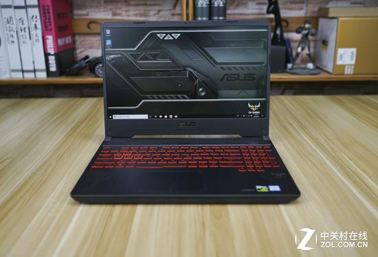 華碩飛行堡壘六代游戲本評測：面向主流游戲玩家的出色游戲筆記本
