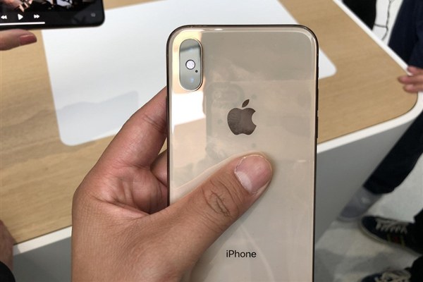 iPhone XS金色版真機圖賞 COP封裝劉海屏