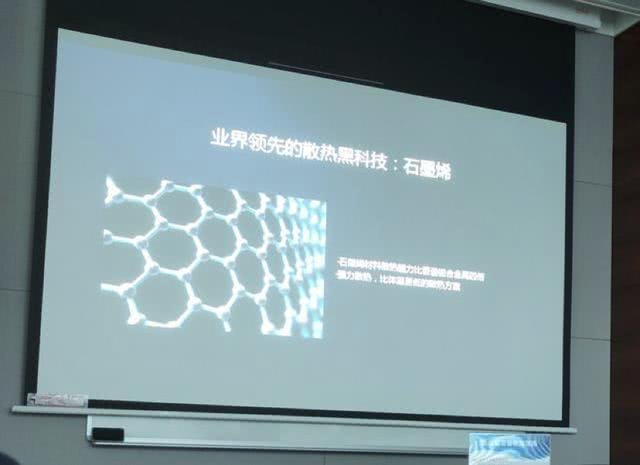 為什么說iPhoen XS不算是一款全能型手機？