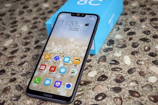 榮耀新品暢玩8C發布：高顏值+超長續航，新千元中的高杰作