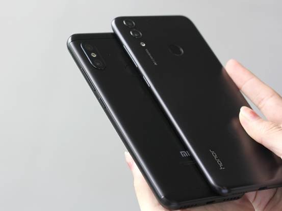 紅米6 Pro與榮耀暢玩8C對(duì)比評(píng)測(cè)：誰(shuí)是最強(qiáng)中低端手機(jī)？