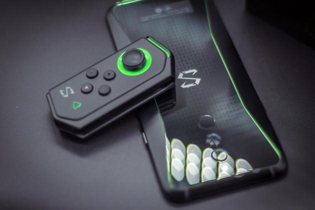 黑鯊游戲手機黑鯊Helo評測：加上RGB跑馬燈性能提升100%？