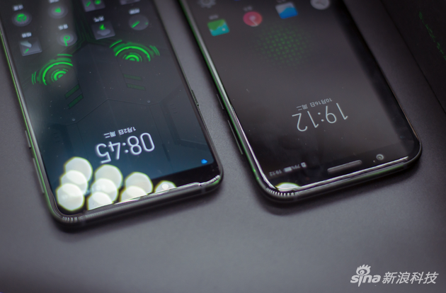 頂部線(xiàn)條少了圓潤(rùn)，揚(yáng)聲器部分很可能積灰