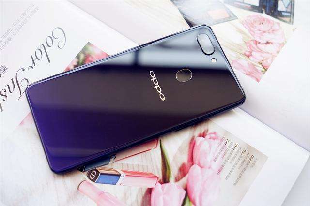 OPPO R15星空紫的真機圖賞：最有個性的星空漸變之美