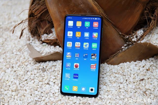 小米MIX3真機上手圖賞：滑蓋式全面屏設(shè)計跟“懸浮列車”一樣？