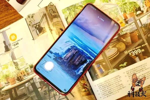 榮耀Magic2上手簡(jiǎn)評(píng)：除了滑屏設(shè)計(jì)還有這么多賣(mài)點(diǎn)！