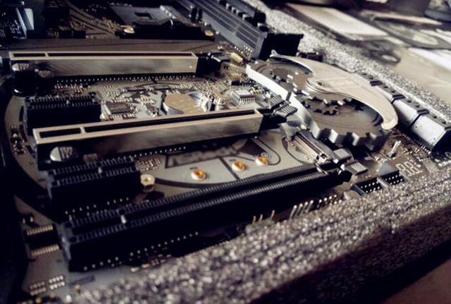 雙顯卡交火是什么意思？電腦組建雙顯卡交火性能提升多少？