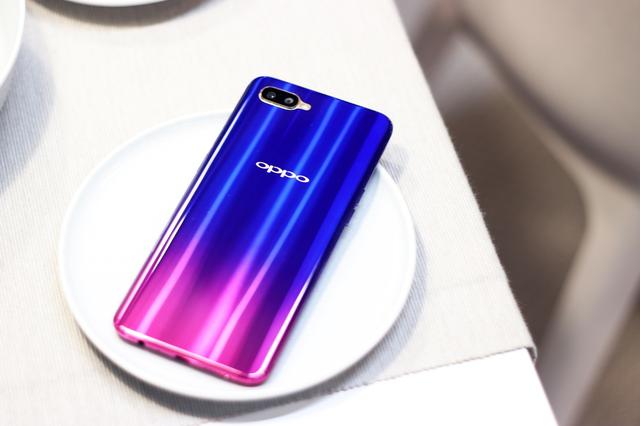 OPPO K1手勢拍照使用方法教程 OPPO K1手勢拍照怎么設置？
