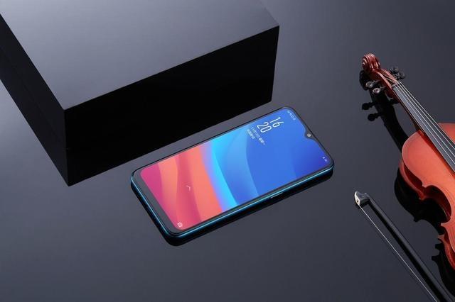 OPPO A7外觀賞析：OPPO又一款驚艷水滴屏之作