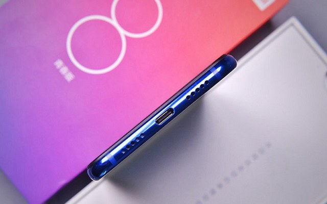 榮耀10青春版和小米8青春版區(qū)別對(duì)比 同為1399元哪個(gè)好?