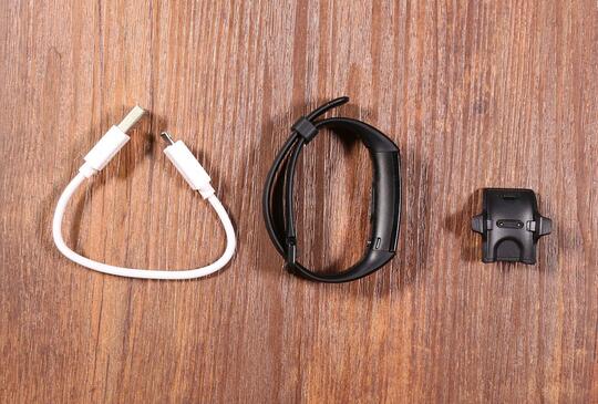 榮耀手環(huán)4如何充電？