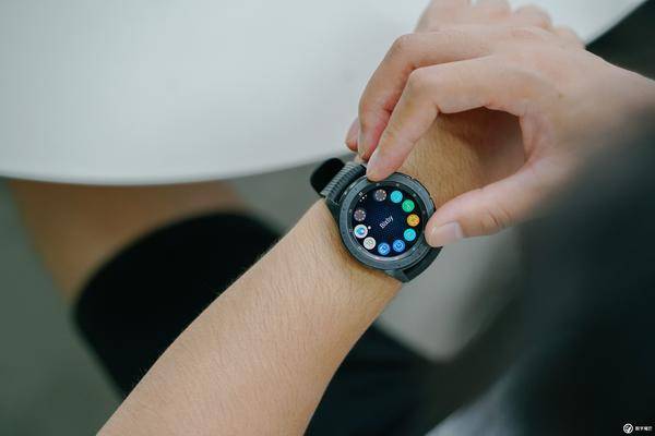 智能手表的2018年：蘋果一馬當(dāng)先，華為叫板三星