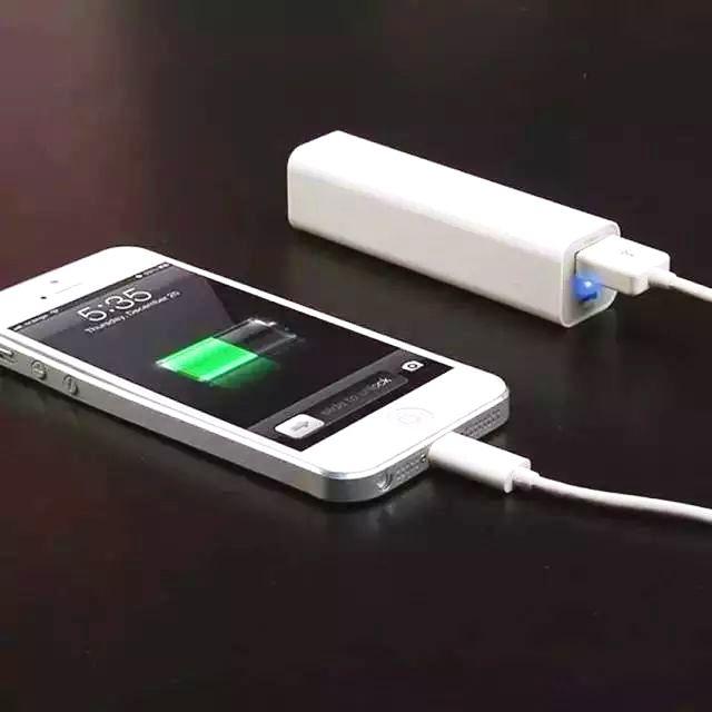 手機(jī)充完電要拔掉充電器嗎？手機(jī)充完電后先拔手機(jī)還是充電器