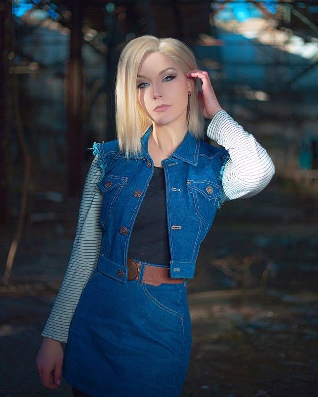 德國妹COS《龍珠》人造人18號 黑絲妹神還原