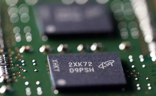 閃存芯片價格暴跌30% 買電腦內存的建議再等等